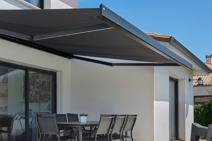 Moναδικά μονόχρωμα πολυεστερικά υφάσματα  σκίασης Protection Solids & Solids 1000  διπλής επίστρωσης σε κάθε πλευρά