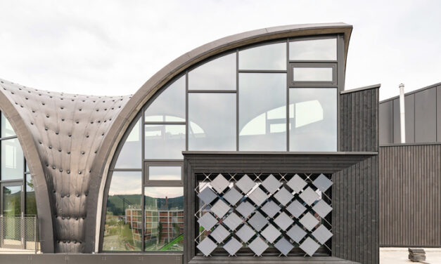 Solskin: Η προσαρμοστική όψη που παντρεύει φωτοβολταϊκά και σκίαση